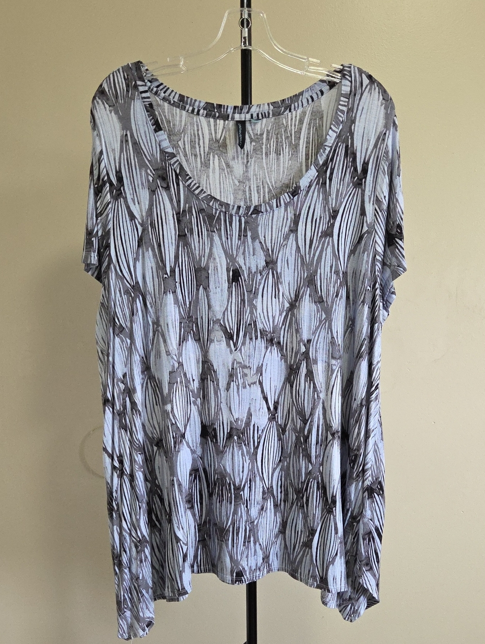 Cynthia Rowley Gray & White Abstract Short Sleeve Plus Size